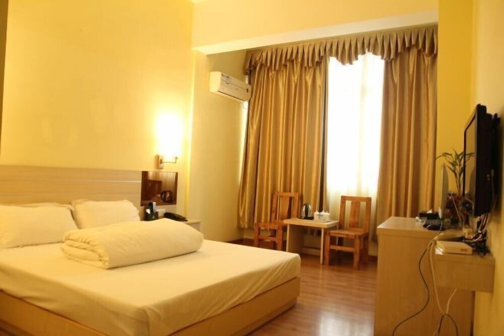 Джиангме: Boyi Hotel