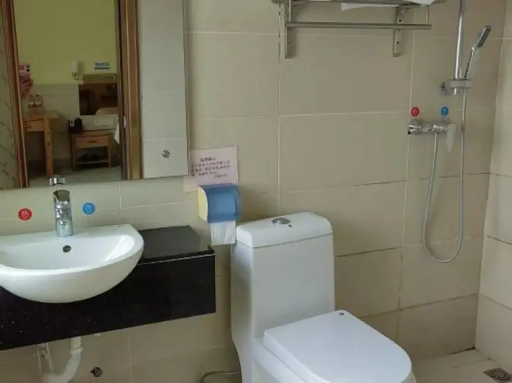 Джиангме: Boyi Hotel
