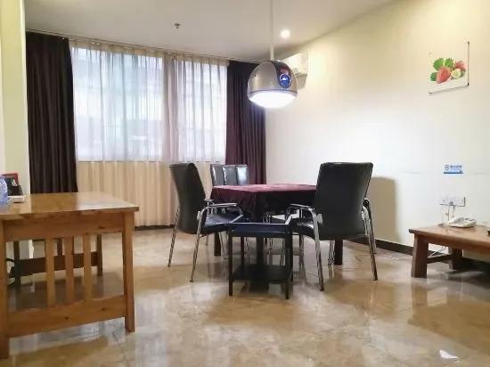 Джиангме: Boyi Hotel