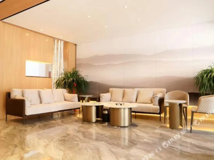 Наньян: Zhongzhou Business Hotel