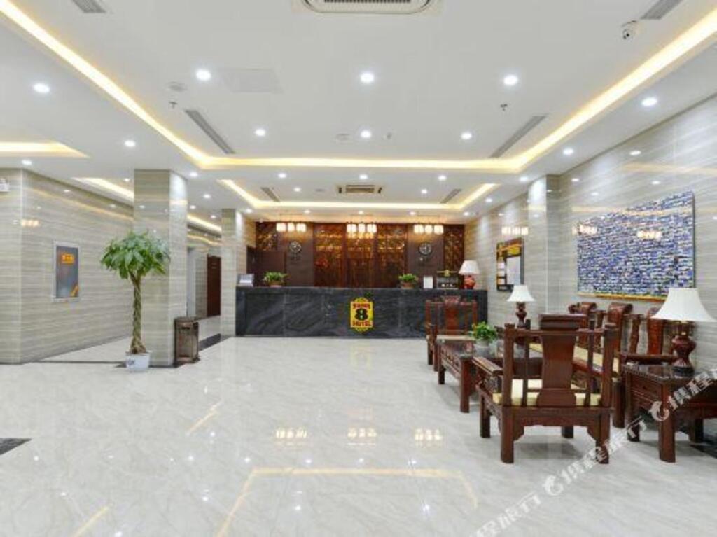 Пэнлай: Super 8 Hotel (Penglai Penglaige Dengzhou Road)