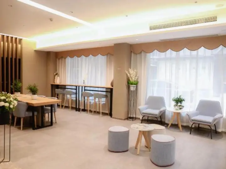 Ляньюньган: Homeinn · neo (Lianyungang Ganyu County Huazhong Road Times Square)