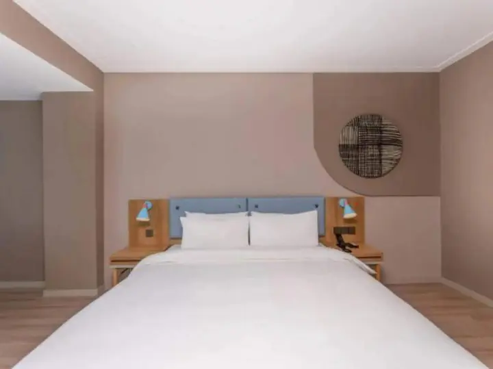 Ляньюньган: Homeinn · neo (Lianyungang Ganyu County Huazhong Road Times Square)