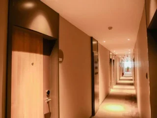 Ляньюньган: Homeinn · neo (Lianyungang Ganyu County Huazhong Road Times Square)