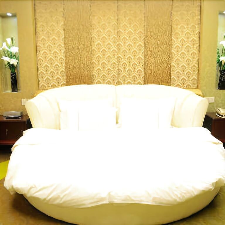 Хойчжоу: Meet The Fashion Hotel