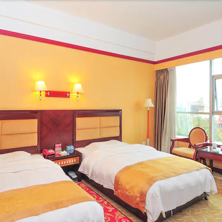 Цюйцзин: Dong Da Men Hotel