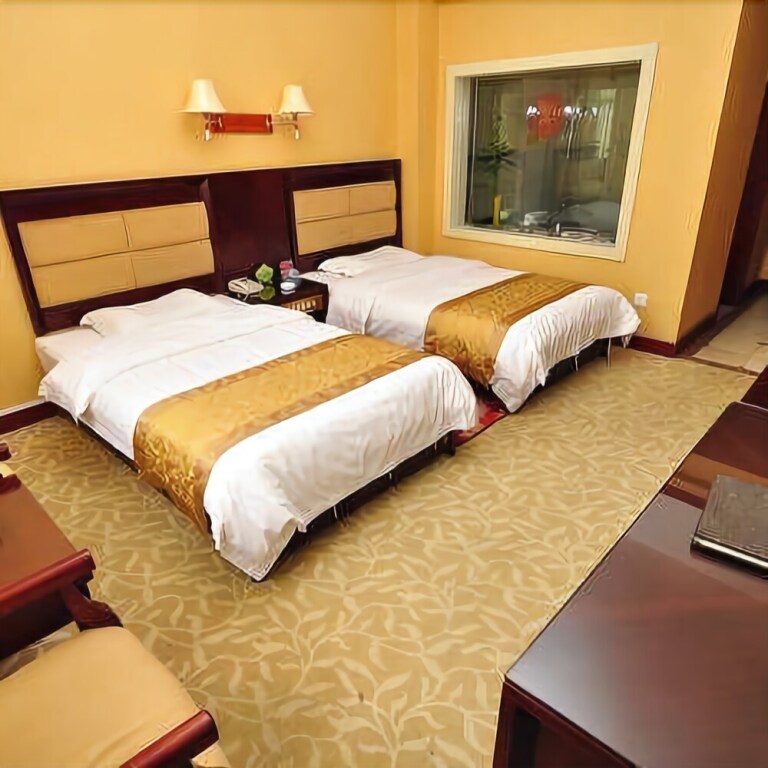 Цюйцзин: Dong Da Men Hotel