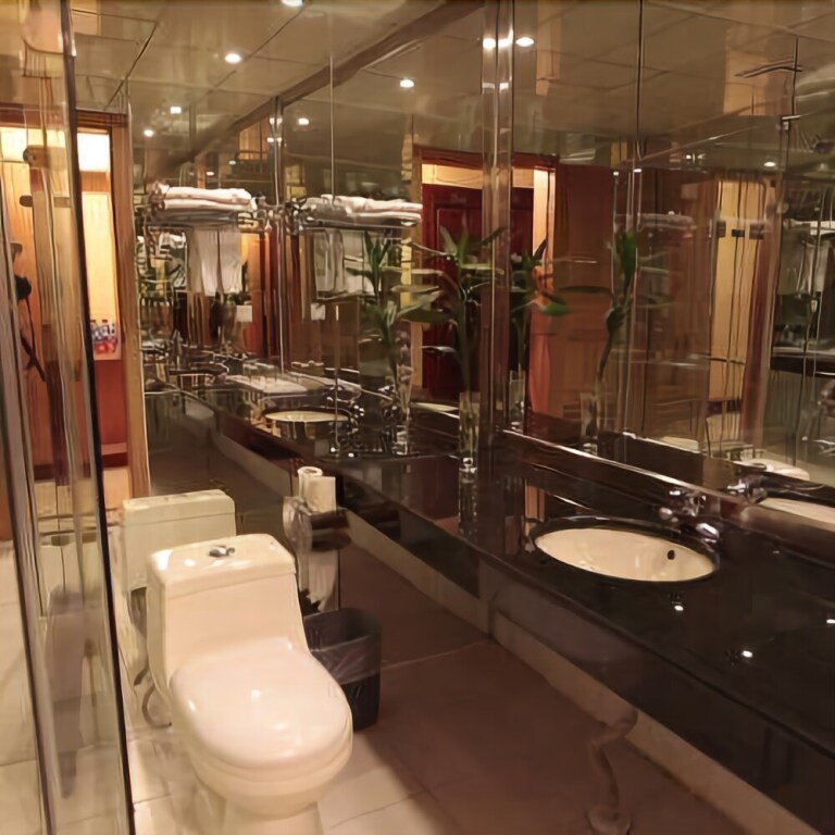 Цюйцзин: Dong Da Men Hotel
