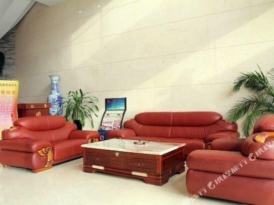 Dongshi Hotel (Huoju Zhangjiabian Branch) — фото 1