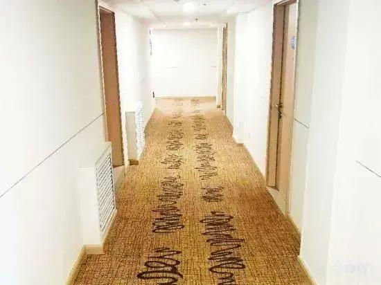 Яньцзи: HanTing Hotel (Yanji Water Market)