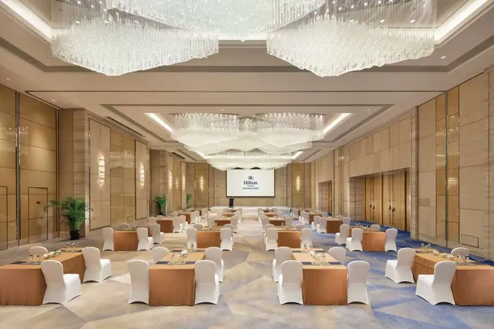 Шэньян: Hilton Shenyang