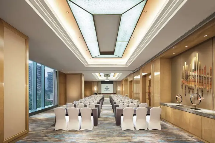 Шэньян: Hilton Shenyang