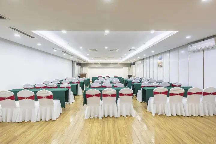 Луань: Starway Hotel Luan Shucheng Saifu
