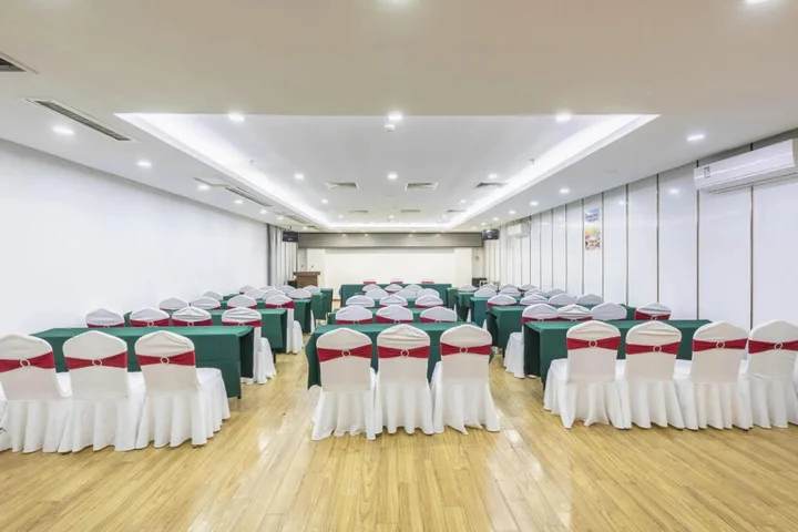 Луань: Starway Hotel Luan Shucheng Saifu