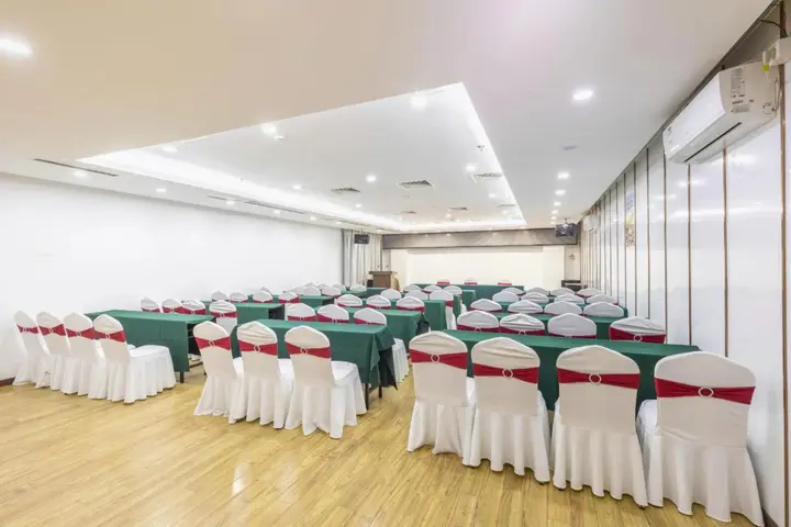 Луань: Starway Hotel Luan Shucheng Saifu