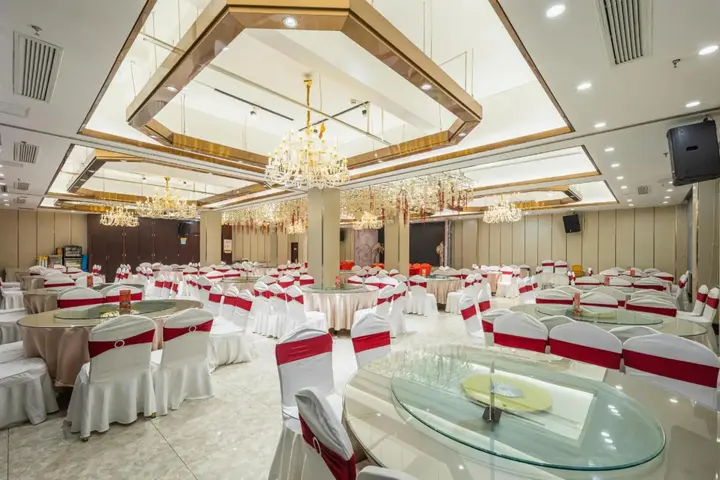 Луань: Starway Hotel Luan Shucheng Saifu