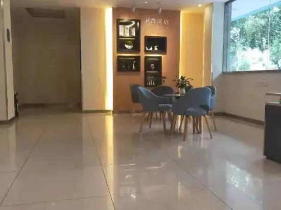 Гуйлинь: Hanting Hotel (Guilin Wayao Wholesale City)