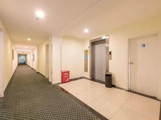 Гуйлинь: Hanting Hotel (Guilin Wayao Wholesale City)