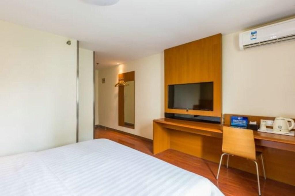 Харбин: 7 Days Inn Chengde Square