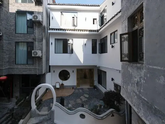 Сянси: Jiavan luxury light hostel -PhoenixeOld CitycShopshEnglishlish