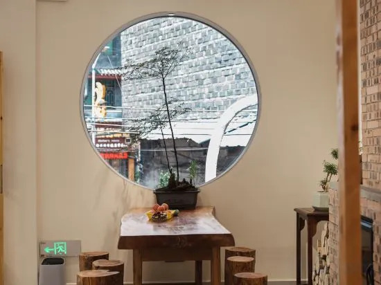 Сянси: Jiavan luxury light hostel -PhoenixeOld CitycShopshEnglishlish
