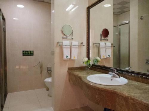 Хулун-Буир: Manzhouli Port International Hotel