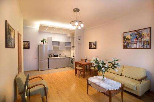 Москва: Apartments on Arbat Street
