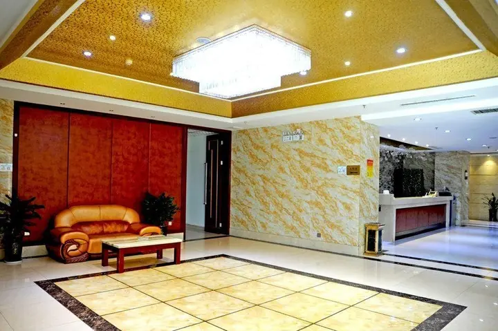 Лоян: Dinis Business Hotel Kaiyuan Branch