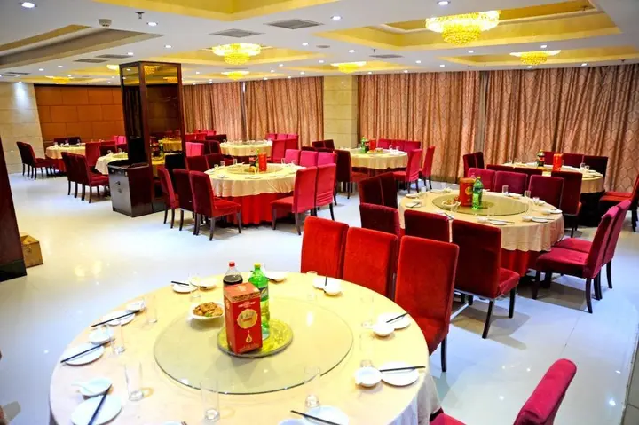 Лоян: Dinis Business Hotel Kaiyuan Branch