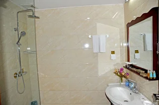 Лоян: Dinis Business Hotel Kaiyuan Branch