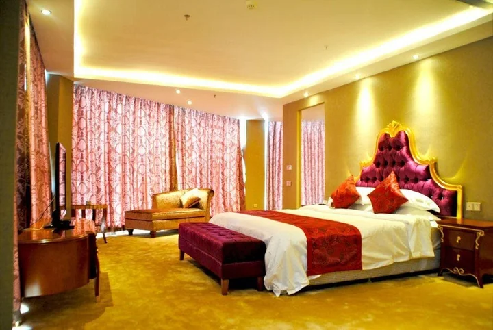 Лоян: Dinis Business Hotel Kaiyuan Branch