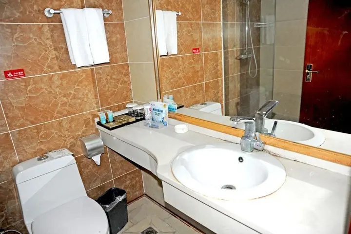 Лоян: Dinis Business Hotel Kaiyuan Branch