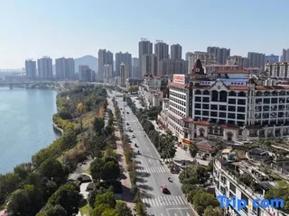 Хуайхуа: Shiwai Taoyuan Eco Hotel