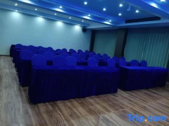 Хуайхуа: Shiwai Taoyuan Eco Hotel