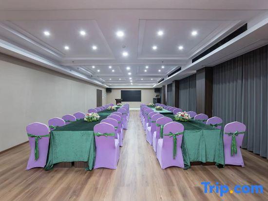 Хуайхуа: Shiwai Taoyuan Eco Hotel
