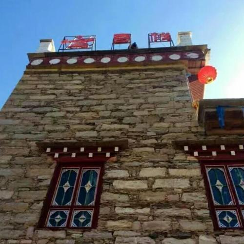 Тронанг: Zangyun Guest House Danba County