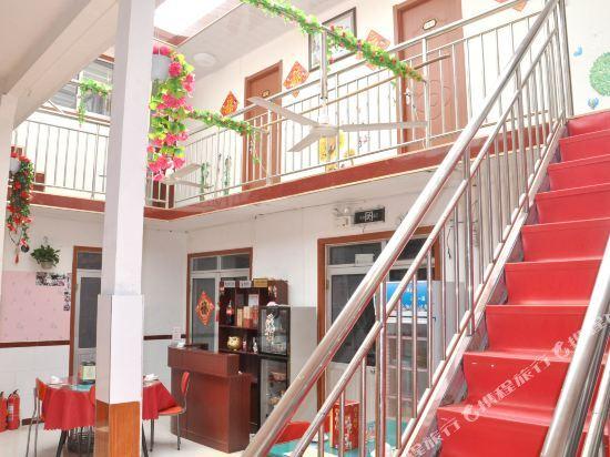 Жичжао: Longhe Yujia Hotel