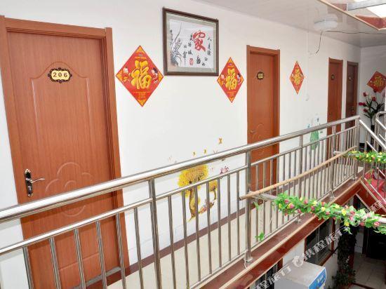 Жичжао: Longhe Yujia Hotel