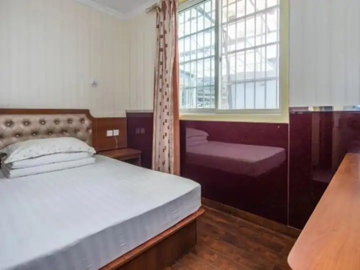 carousel image 4