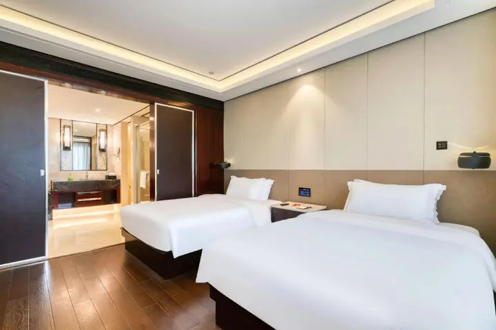 Цюйчжоу: Fengchao International Hotel