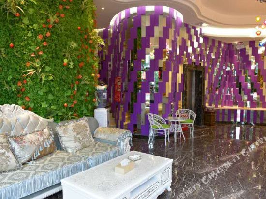 Синъи: Jiulong Lixing Hotel