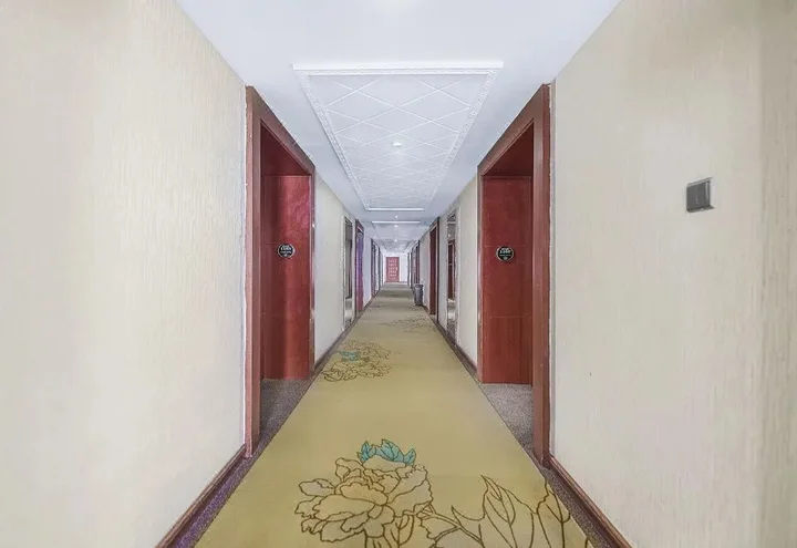 Хуайхуа: Jinjue Hotel