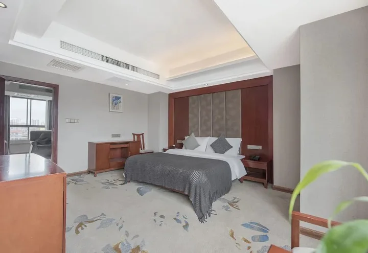Хуайхуа: Jinjue Hotel