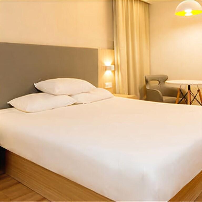 Цзинин: HanTing Hotel (Zoucheng Railway Station Longshan South Road)