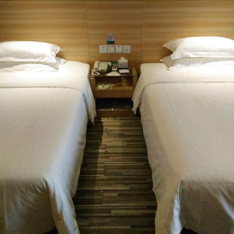 Ухань: City Comfort Inn Hotel (Wuhan Hankou Railway Station West Square)