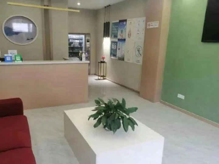 Ляньюньган: Home Inn Huayi Hotel (Wanda Plaza)