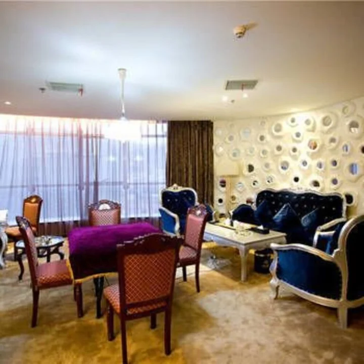 Фучжоу: Rong Tai Auto Industry Business Center Hotel