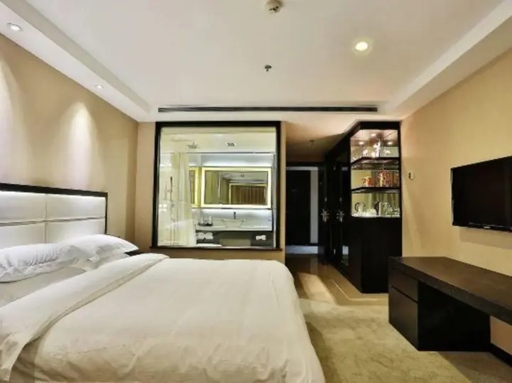 Далянь: HR-East Hotel