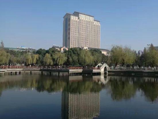 Уси: Purple Clay Hotel