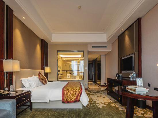 Уси: Purple Clay Hotel